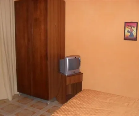 Elia 2* Nápoles