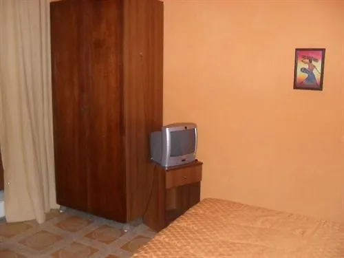 Elia 3* نابولي