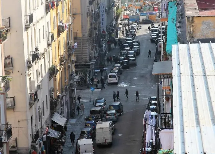 Elia 3* نابولي