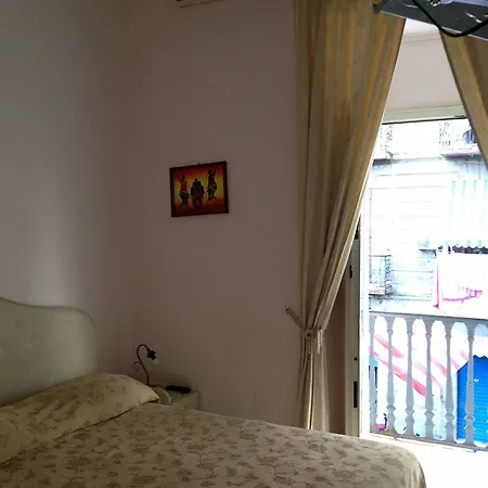 Elia 3* Naples